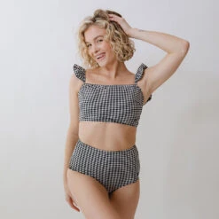 Hamptons Bella Crop, Black 22 Hamptons Bella Crop, Black -Swimwear Specialty Shop 369A0372