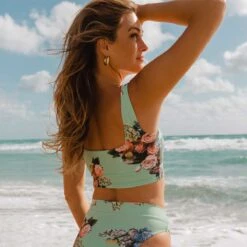 Rose Mint Olivia Swim Crop -Swimwear Specialty Shop 369A9112final 54e0e39e 5cfc 4d00 8723 0e3e26a94fce